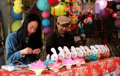 祥源 齊云小鎮(zhèn)開街典禮隆重舉行 國內(nèi)首家旅游景區(qū)藝術(shù)館在齊云山誕生