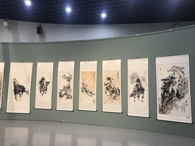 內(nèi)蒙古通俗文藝研究會(huì)第四屆會(huì)員書(shū)畫(huà)作品展在呼和浩特舉行